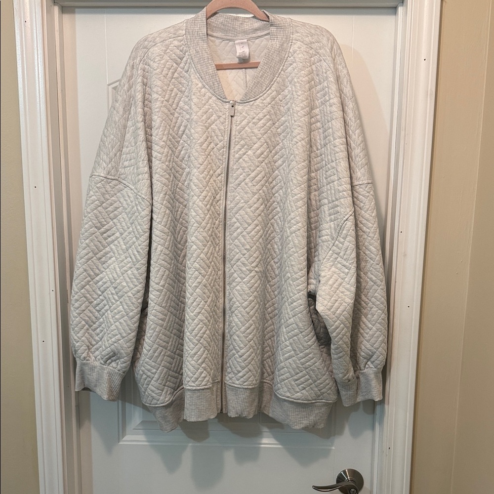 Plus Size Livi Active Quilted Zip-Front Cardigan in Light Gray